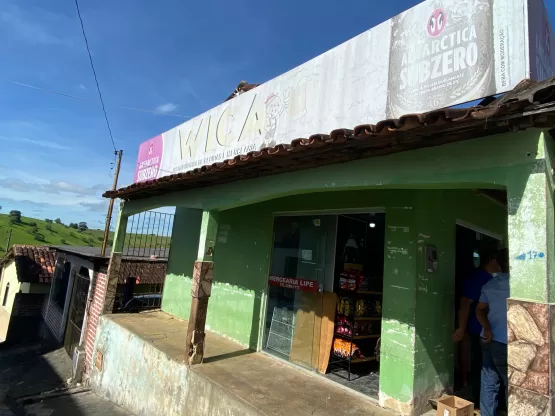 Bandidos amarram dono de mercearia durante assalto Planalto 2, em Medeiros Neto