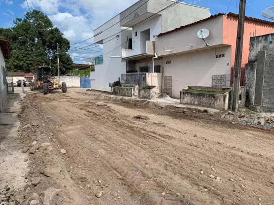 Pavimentação em ruas do bairro Santa Amélia são iniciadas em Nova Viçosa