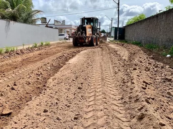 Pavimentação em ruas do bairro Santa Amélia são iniciadas em Nova Viçosa