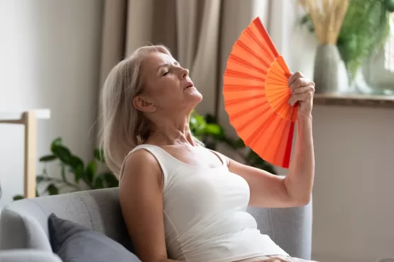 5 dicas para aliviar os sintomas da menopausa no verão