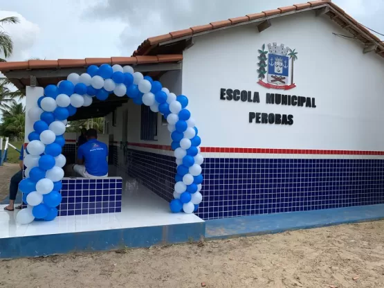 Prefeitura de Nova Viçosa entrega duas escolas reformadas nas  ilhas Perobas e Barra Velha