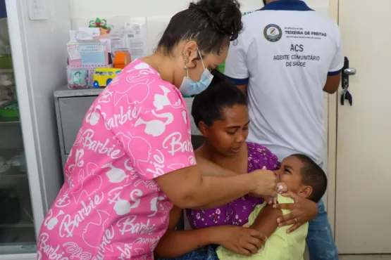 2ª ação para controle de verminoses infantis ocorreu nesta terça (24) em Teixeira de Freitas