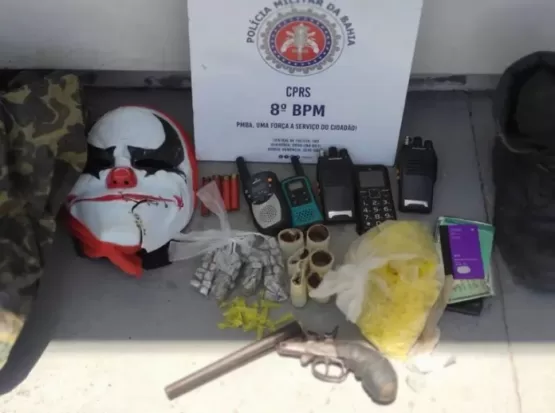Trio é preso e drogas são apreendes com ajuda de cão policial em Porto Seguro