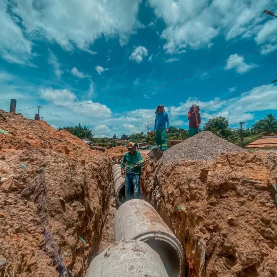 Prefeitura de Itamaraju realiza obra de drenagem na Várzea Alegre