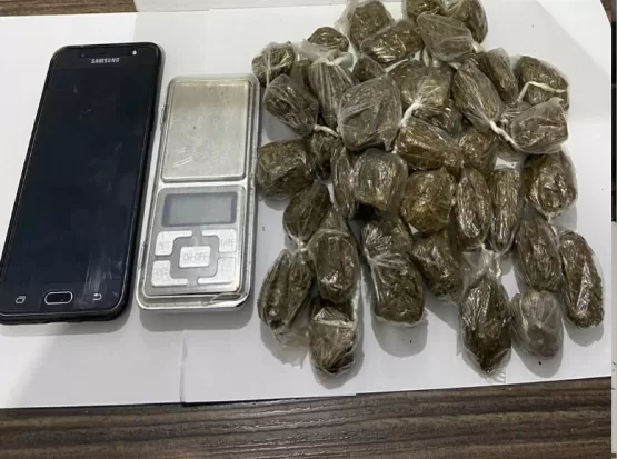 Jovem é preso com drogas pelo PETO da 44ª CIPM em Medeiros Neto