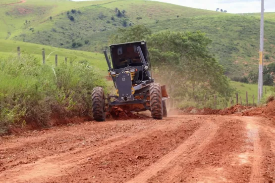 Secretaria de Infraestrutura atua na recuperação de vias da Zona Rural em Teixeira de Freitas