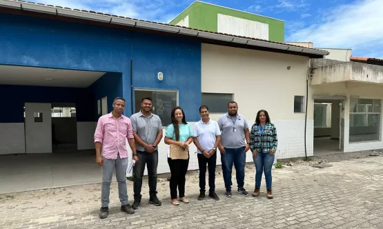 Secretários e equipes técnicas vistoriam obras da Unidade Municipal de Pronto-Atendimento 24 Horas de Mucuri