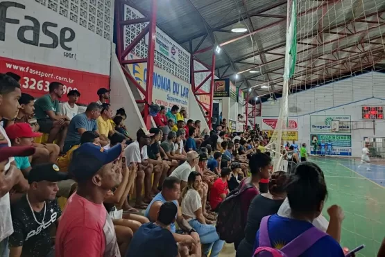 Grandes jogos marcaram semifinais da Copa Comércio de Futsal em Itanhém