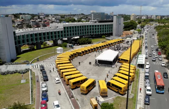 Itamaraju, Teixeira de Freitas e Nova Viçosa recebem ônibus escolares do Governo do Estado