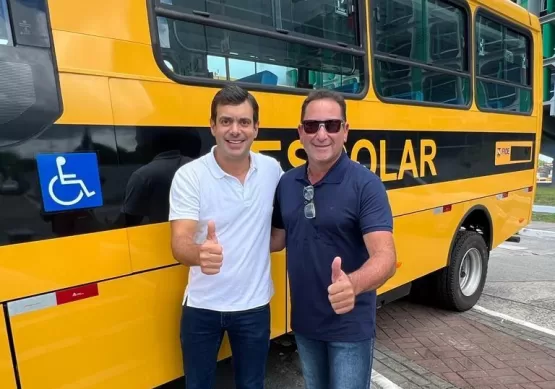 Itamaraju, Teixeira de Freitas e Nova Viçosa recebem ônibus escolares do Governo do Estado