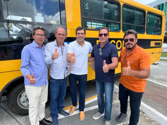 Itamaraju, Teixeira de Freitas e Nova Viçosa recebem ônibus escolares do Governo do Estado