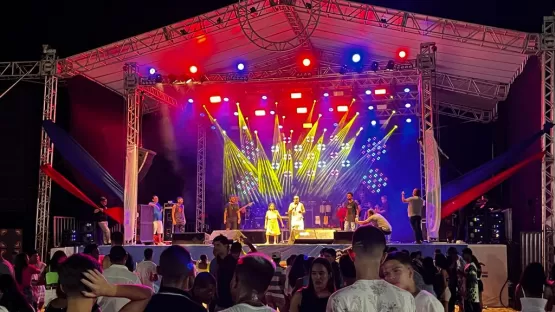 Jarley e Banda abre o mês do Carnaval na Arena Praia da Barra em Mucuri