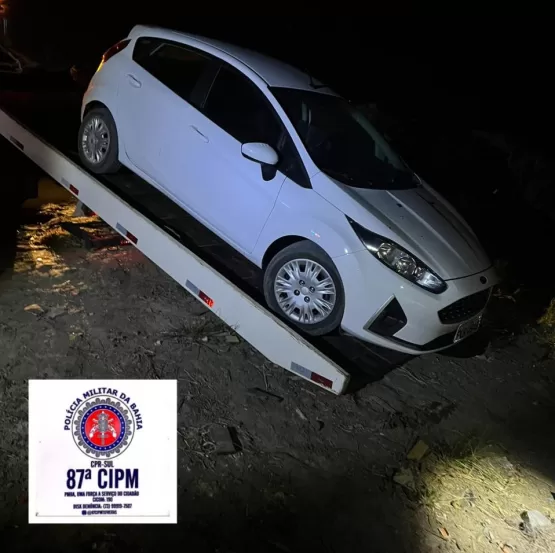PM de Teixeira de Freitas recupera veículo e objetos roubados em Alcobaça