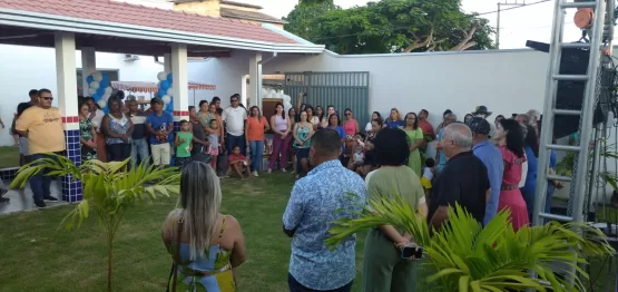 Prefeita Luciana Machado entrega escola totalmente reformada para população de Nova Viçosa