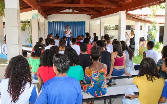 Escolas da rede pública de Teixeira de Freitas surpreendem pais e alunos durante início do ano letivo de 2023