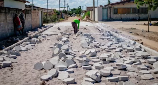 Prefeitura de Prado realiza obras de pavimentação no Guarani