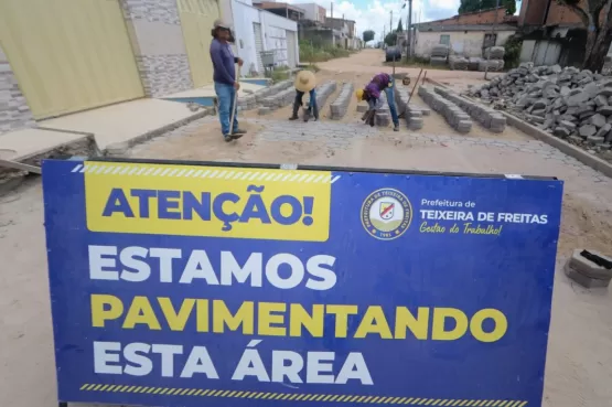 Prefeitura continua com pavimentação no Santa Rita em Teixeira de Freitas