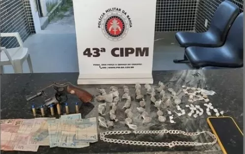 Drogas e arma são apreendidas por policiais da 43ª CIPM em Itamaraju