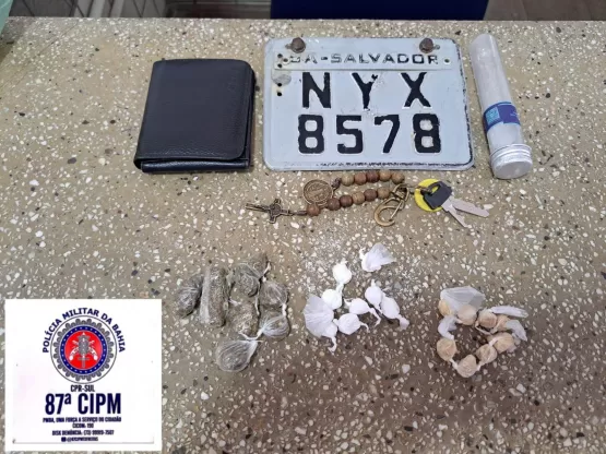 Jovem que conduzia moto sem placa é preso com droga pela PM
