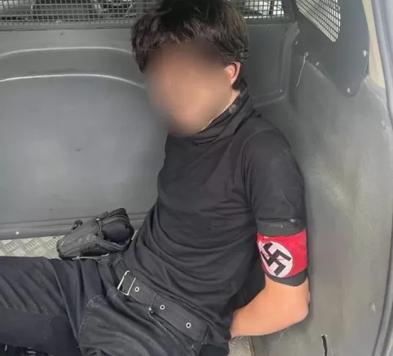 Adolescente com suástica é apreendido após atentado em escola com bomba caseira no interior de SP