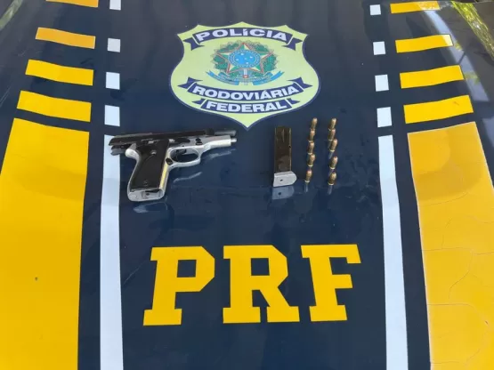 PRF apreende pistola e munições na BR 101 em Teixeira de Freitas 