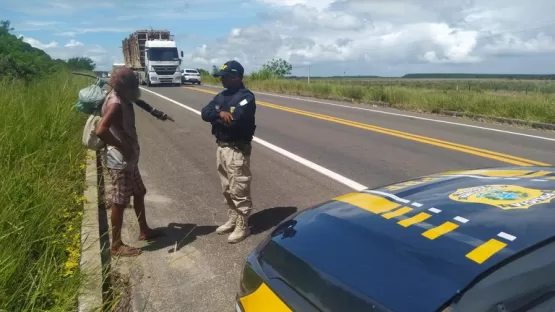 PRF socorre homem desorientado em Posto da Mata
