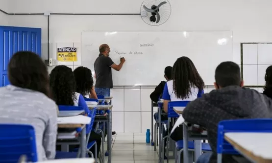 Prefeitura de Teixeira de Freitas  anuncia  reposição salarial para servidores da educação municipal