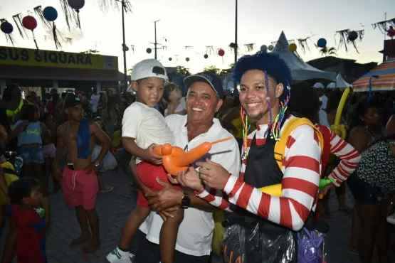 O Carnaval em Caravelas comanda mais um arrastão em terceiro dia de festa.