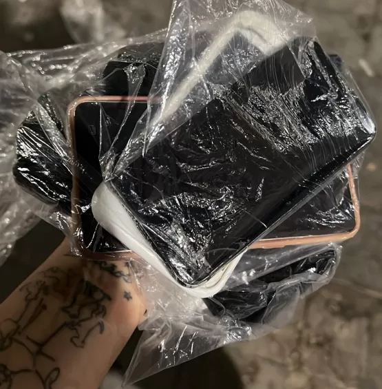 Policiais desarticulam esquema de troca de celulares por drogas