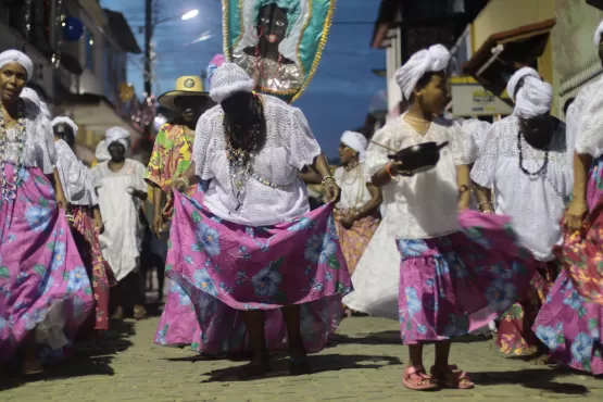 O Carnaval em Caravelas chega em seu quinto dia de festa com muita animação 