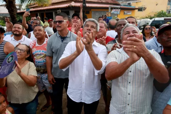 Prefeito Zico de Baiato recepciona Governador Jerônimo que veio participar de perto do quarto dia de Carnaval em Alcobaça 