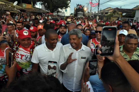 Prefeito Gilvan recepciona Governador Jerônimo durante carnaval do Prado