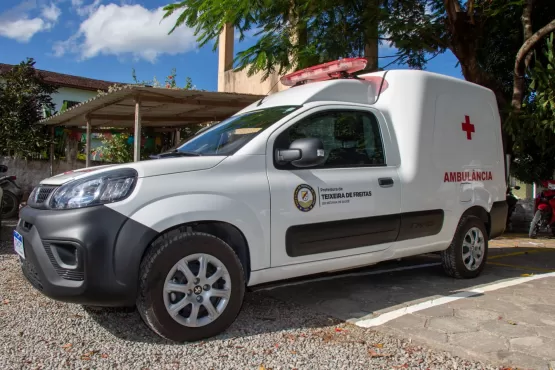 Prefeitura de Teixeira de Freitas recebe da Câmara de Vereadores uma ambulância que vai ajudar nos atendimentos a pacientes atendidos pela secretaria de saúde 