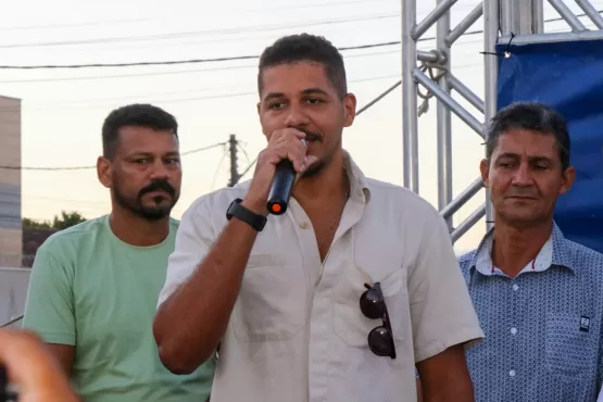 Prefeito Dr. Marcelo Belitardo assina ordem de serviço para construção da  Praça Joana Angélica em Teixeira de Freitas