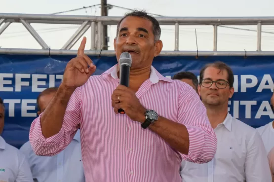 Prefeito Dr. Marcelo Belitardo assina ordem de serviço para construção da  Praça Joana Angélica em Teixeira de Freitas