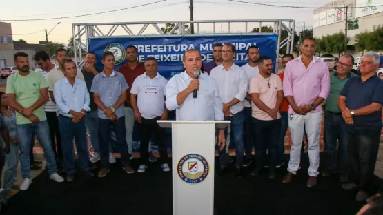 Prefeito Dr. Marcelo Belitardo assina ordem de serviço para construção da  Praça Joana Angélica em Teixeira de Freitas