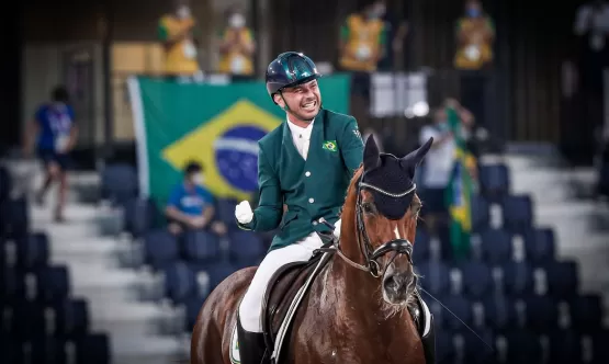 Hipismo paralímpico: Rodolpho Riskalla é prata em competição no Catar