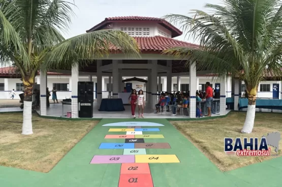 Prefeito Tonzinho inaugura reforma da Escola Brasilino Pereira de Souza em Lajedão