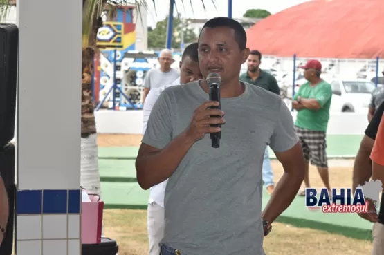 Prefeito Tonzinho inaugura reforma da Escola Brasilino Pereira de Souza em Lajedão