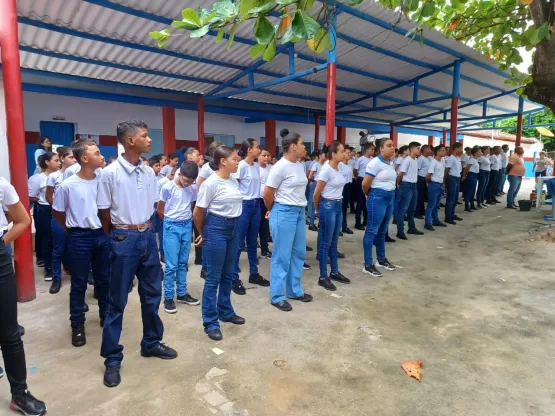 Medeiros Neto: secretário de Educação e comandante da 44ª CIPM visitam a Escola Profª Iêda Alves de Oliveira - SCPM