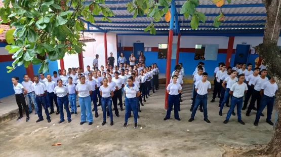 Medeiros Neto: secretário de Educação e comandante da 44ª CIPM visitam a Escola Profª Iêda Alves de Oliveira - SCPM