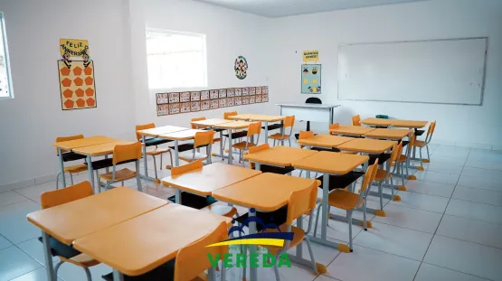 Prefeitura de Vereda entrega obras de reforma da Escola Eujácio Simões e ônibus e trator zero km para a comunidade