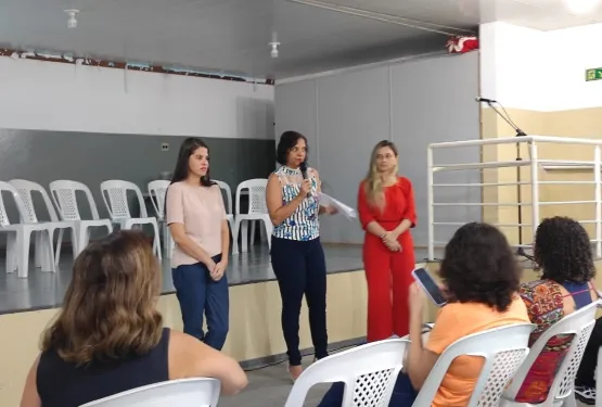 Secretaria de Assistência Social realiza palestra com estudantes em alusão ao Dia Internacional da Mulher