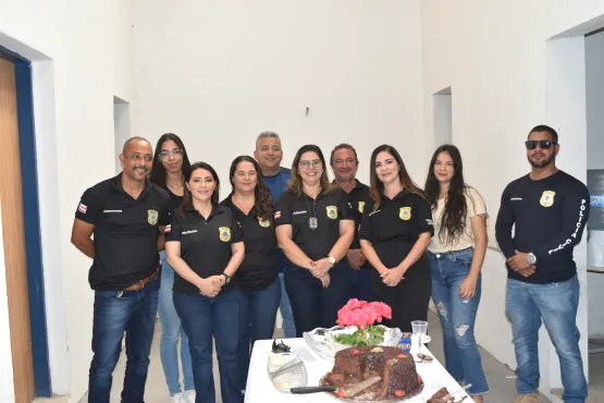 DEAM de Teixeira de Freitas celebra o Dia Internacional da Mulher com café da manhã e cabide solidário