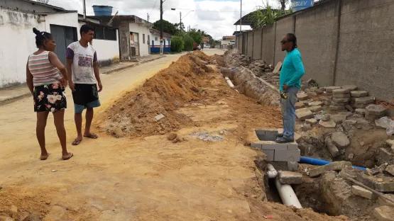 Prefeitura de Mucuri executa obras de ampliação da rede de esgotamento sanitário do povoado de 31 de Março