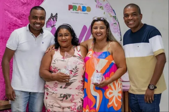 Prefeitura de Prado promove homenagem às mulheres garis que atuam na cidade