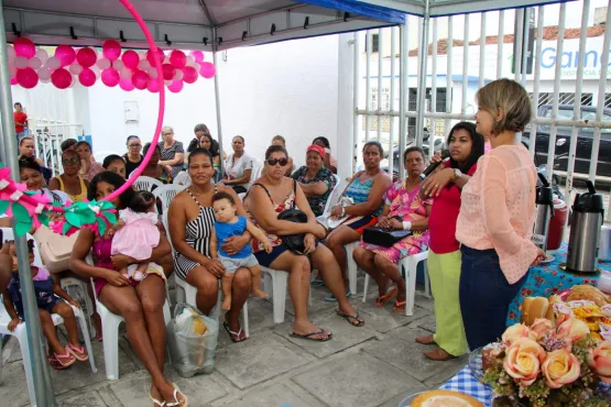 Secretaria de Assistência Social realiza ações comunitárias sobre o Dia Internacional da Mulher nos CRAS de Teixeira de Freitas