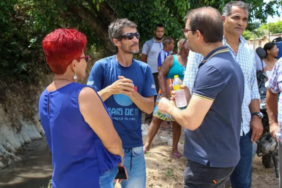 Prefeito de Teixeira de Freitas,  Dr. Marcelo Belitardo  visita bairro do Teixerinha onde será construído o Parque Municipal 