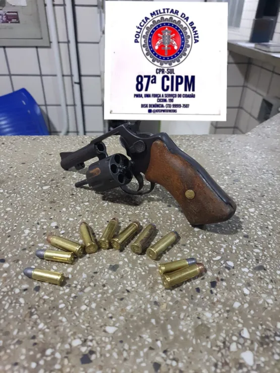 PM aprende em bar arma que pode ter sido usada para matar o jogador Eri Baiano 
