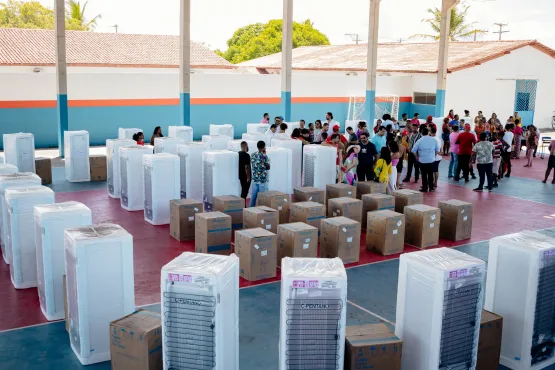 Prado: Mais de 100 famílias atingidas pelas fortes chuvas são beneficiadas com eletrodomésticos